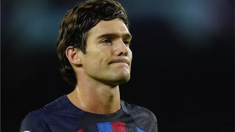 برشلونة يعلن رسميا تمديد عقد ماركوس ألونسو حتي 2024