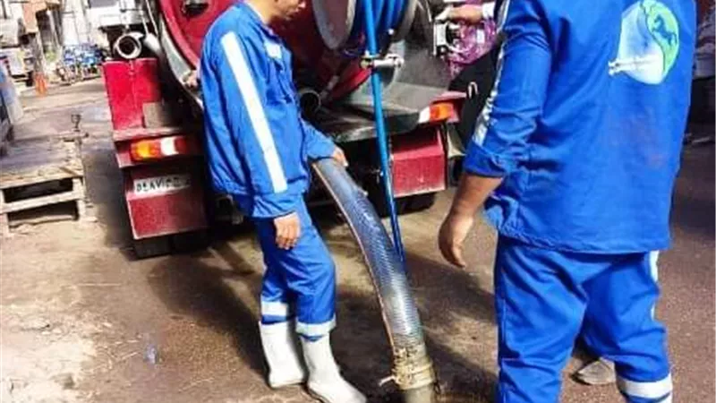تطهير شبكات الصرف الصحي بمركز ومدينة الإبراهيمية