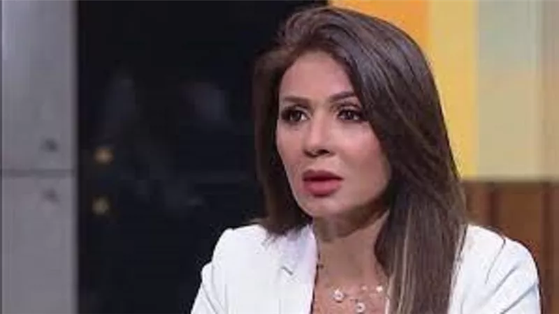 تعليق نارى من نجلاء بدر عن فستانها الجرئ