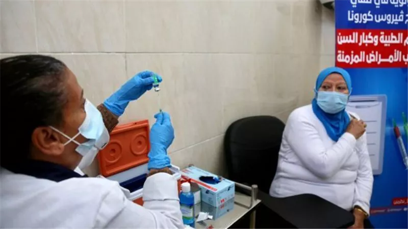 وزير الصحة يكشف عن جهود الدولة في توفير اللقاحات المضادة لكورونا