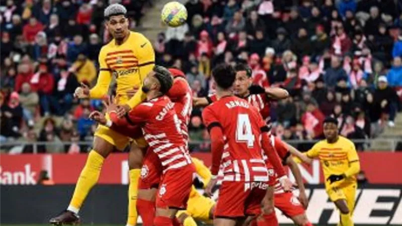 شوط أول سلبي بين برشلونة وجيرونا .. اصابة ديمبلي