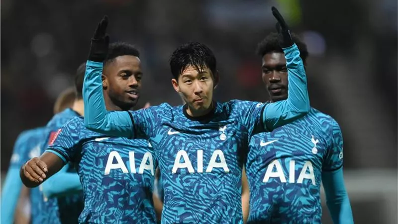 توتنهام يفوز علي بريستون بثلاثية ويتأهل لدور الـ16 من كأس الاتحاد