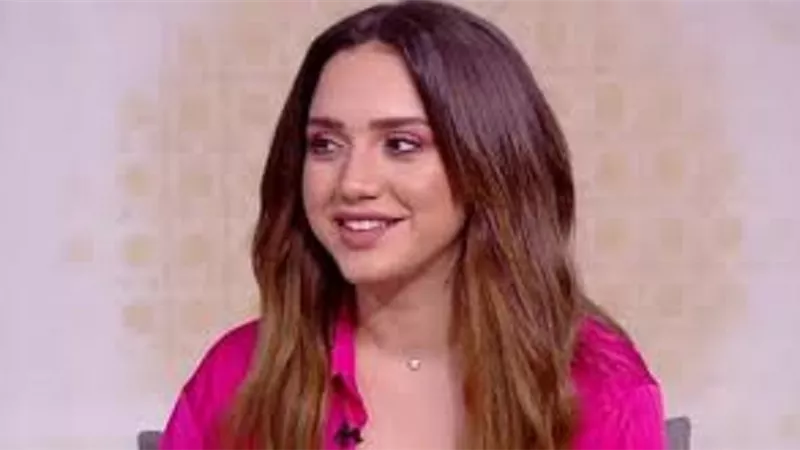 رنا رئيس تهدى اغنية 