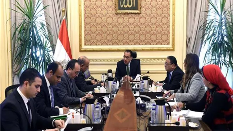 رئيس الوزراء يلتقي وزير قطاع الأعمال العام لمتابعة عدد من ملفات ا