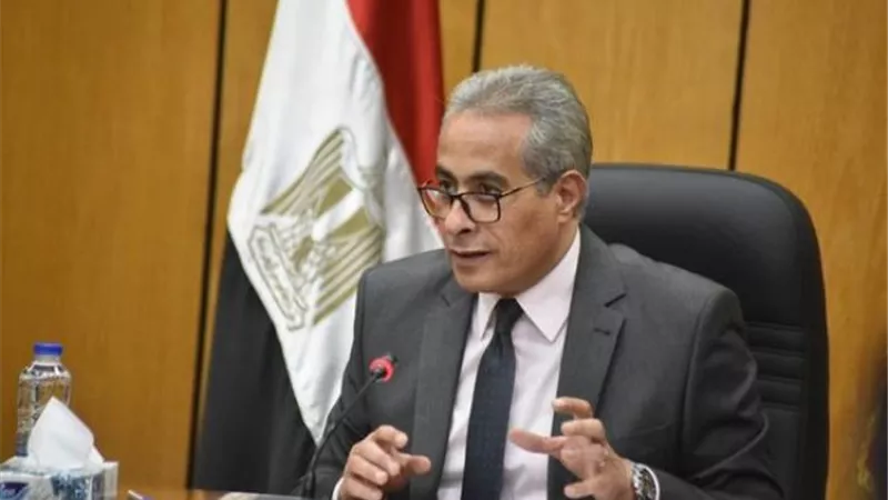 القوى العاملة تواصل حصر المنشأت.. ونسبة إستيفاء الـ5 % من 
