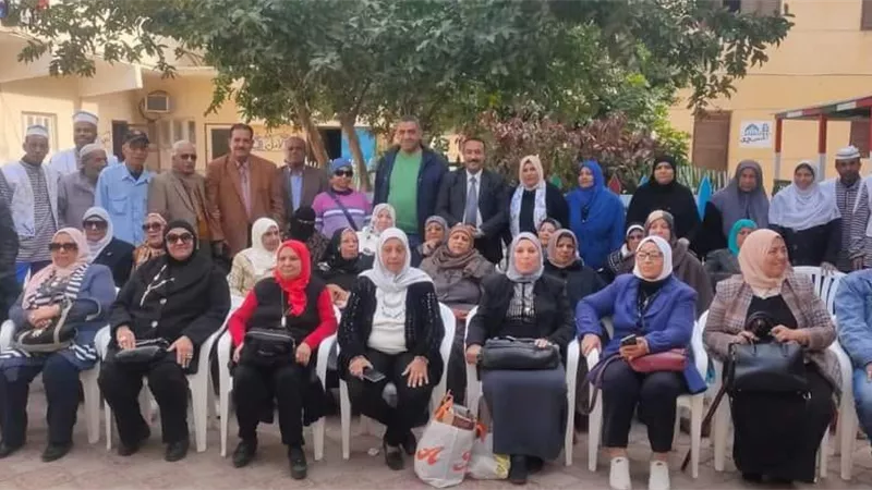 قافلة الثقافة للجميع تقدم عروضا فنية بدور رعاية المسنين بالسويس