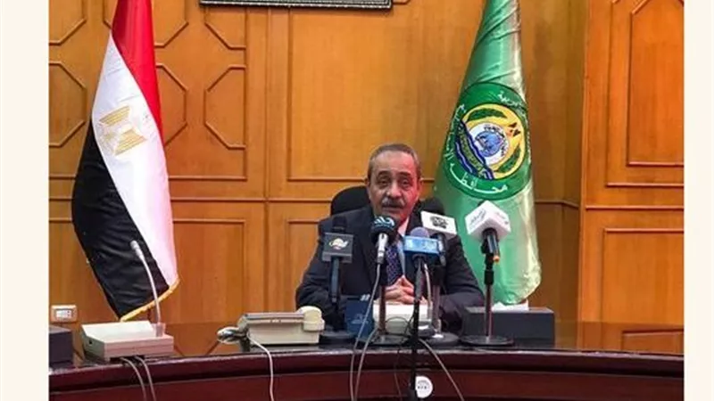 محافظة الإسماعيلية تصرف رواتب موظفي وعمال الإسماعيلي لمدة 6 أشهر