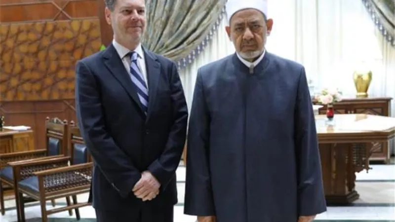 شيخ الأزهر والسفير الإسبانى يبحثان سُبل تعزيز التعاون العلمى
