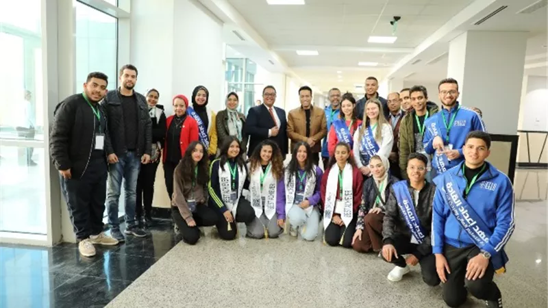 الفنان سامح حسين في ضيافة جامعة الجلالة