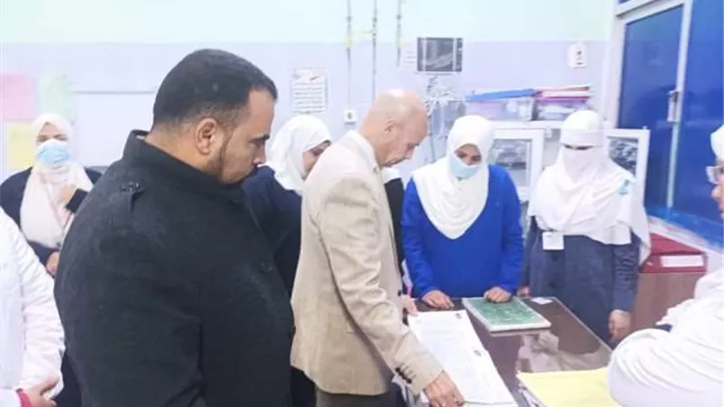 مديرالصحة يتفقد سيرالعمل بمستشفى الصالحية مساء