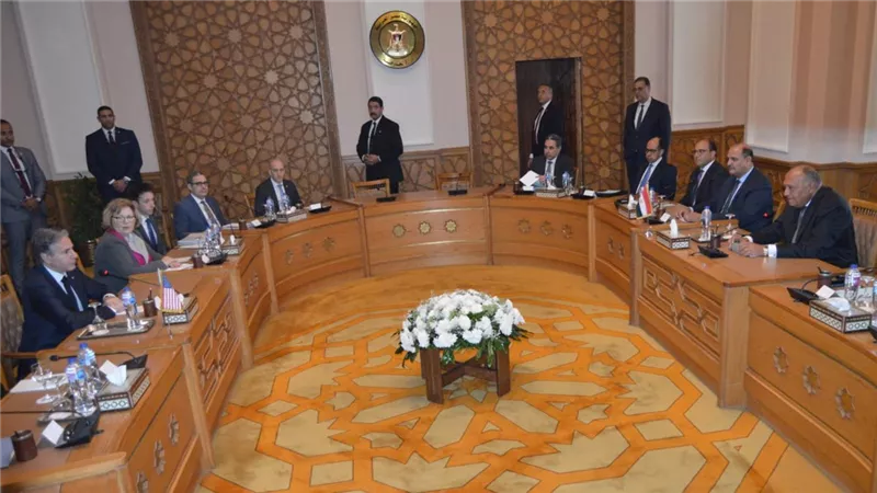 بدء جلسة المباحثات الثنائية الموسعة بين شكري ونظيره الأمريكي