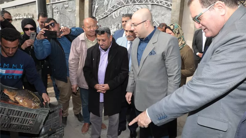 غنيم يتفقد منافذ وزارة الزراعة لبيع السلع والمنتجات الغذائيه