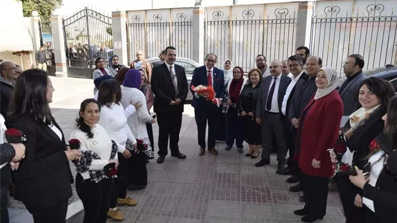 استشاري أورام القولون بأمريكا يجري عمليات بالمنيا..مجاناً