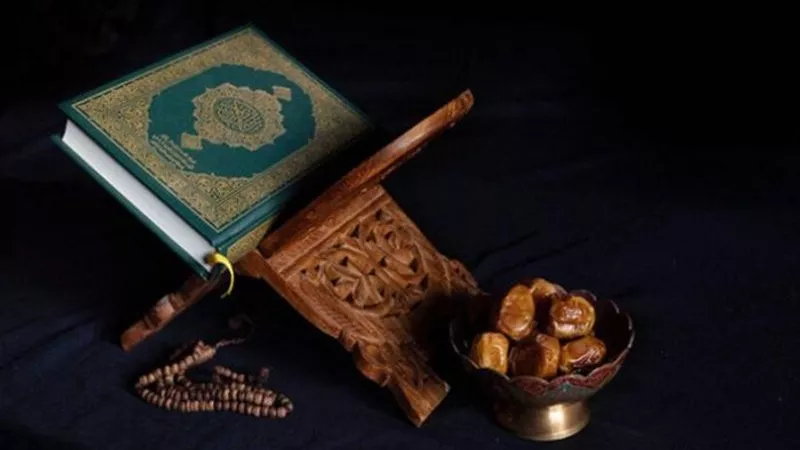 قول العلماء فى الاستعاذة قبل القراءة فى الصلاة وخارجها