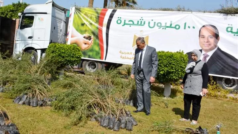 محافظ سوهاج يتفقد وصول 39 ألف شجرة من وزارة التنمية المحلية..صور