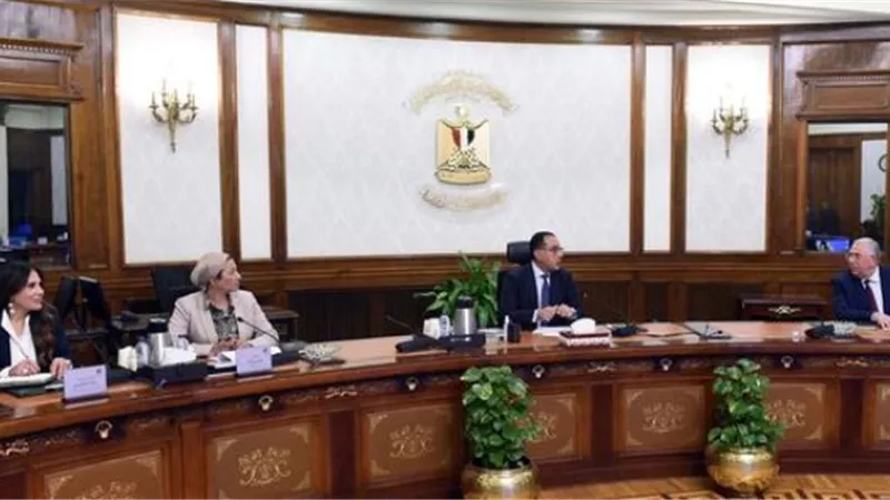 رئيس الوزراء يتابع آليات تعظيم الاستفادة من المخلفات الزراعية فى صناعة الأعلاف