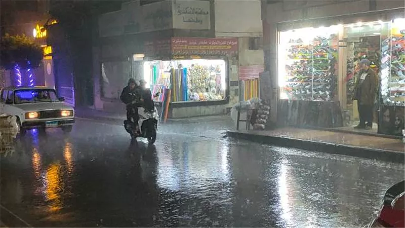بالصور.. أمطار غزيرة وثلوج بالإسكندرية.. ورفع درجة الاستعداد لموجة الطقس السيئ
