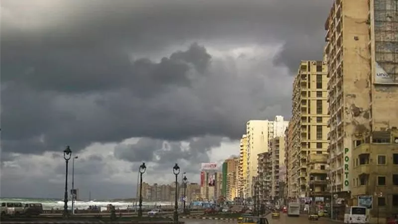 بالفيديو .. امطار غزيرة على الاسكندرية