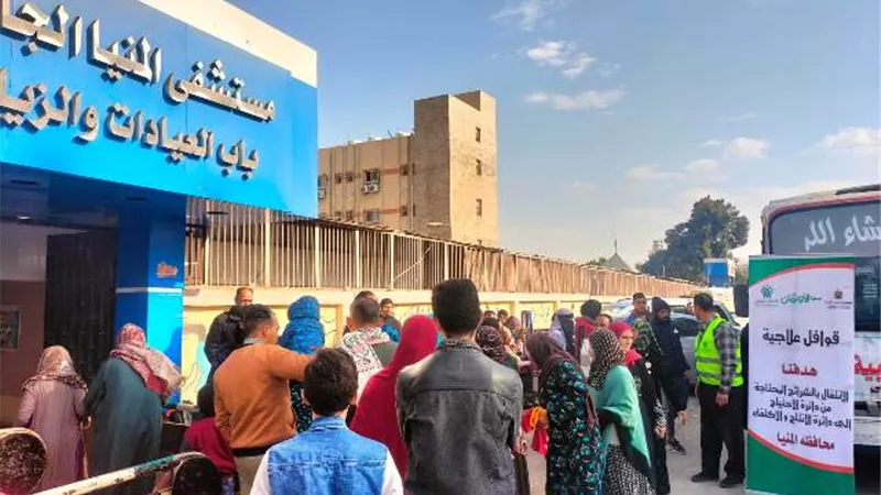 قافلة طبية للكشف على المرضى غير القادرين بقرى مركز بنى مزار
