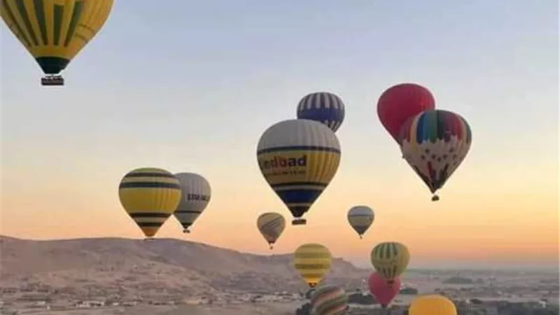 إلغاء رحلات البالون السياحى بالأقصر لسوء الأحوال الجوية