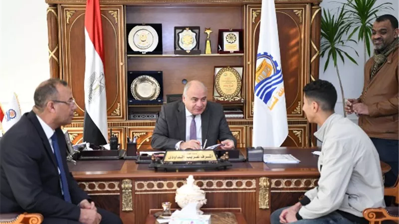 الداودى و حموده يستقبلان ٧٥ مواطنا لبحث شكاواهم ومطالبهم
