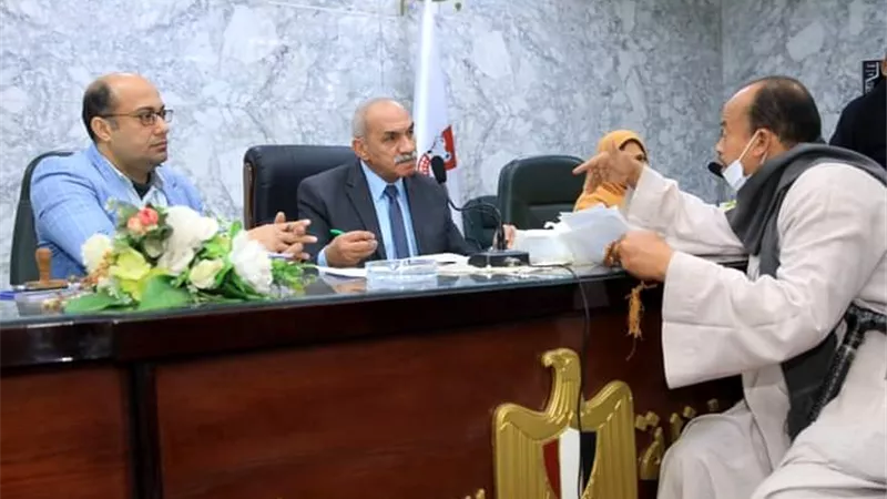 156 مواطن يعرضون مطالبهم وشكواهم خلال اللقاء الجماهيري بسوهاج