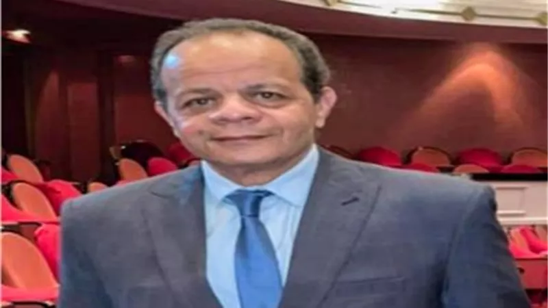 ( الضرائب) .. تكرم طارق فرج