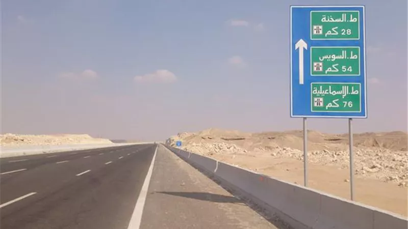 تفاصيل تعديل سرعات السيارات على طرق السويس والقاهرة.. فيديو