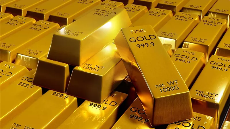 الذهب ينخفض وينتظر قرار الاحتياطي الأمريكي