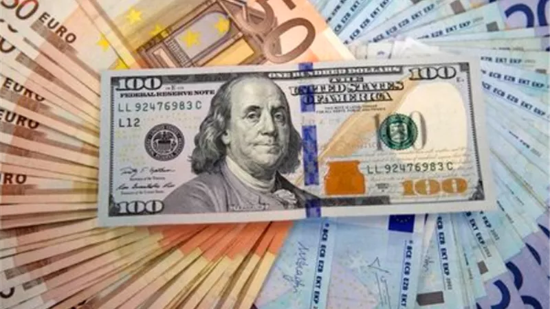 الدولار يحبس الأنفاس مع ترقب قرار الفيدرالي الأمريكي بشأن الفائدة