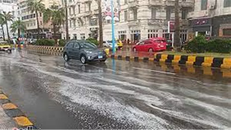 تواصل هطول الأمطار الغزيرة على الإسكندرية لليوم الثالث على التوالى