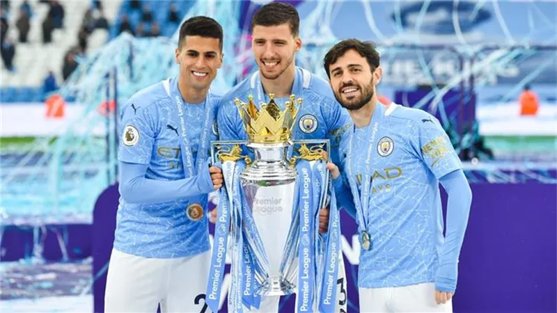 مانشستر سيتي يرفض عرضا من برشلونة على غرار كانسيلو
