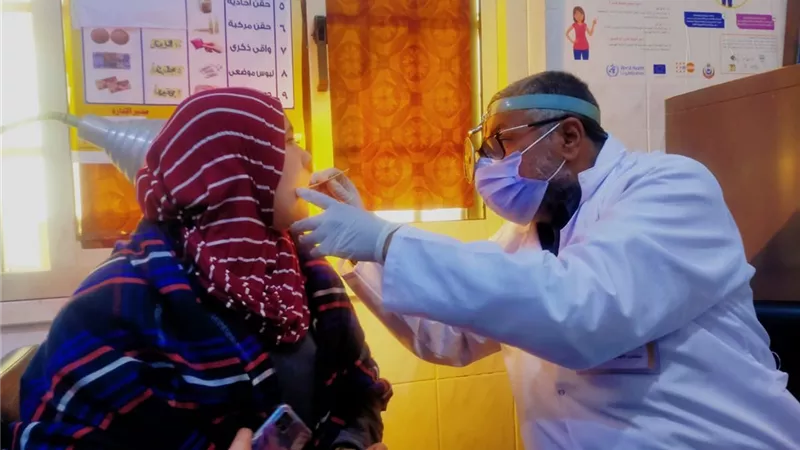 الكشف الطبي على٢٠٠٠ مواطن بالقافلة الطبية بالميمونة