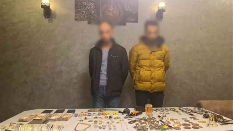 القبض على لصين سرقا 