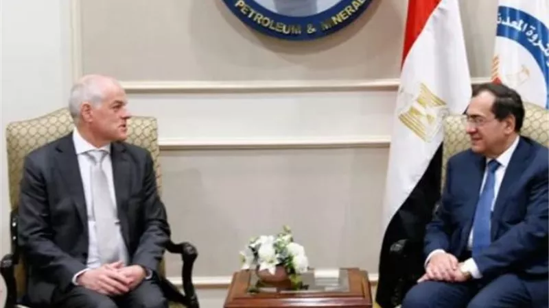 وزير البترول يبحث مع سفير أستراليا سبل تعزيز التعاون
