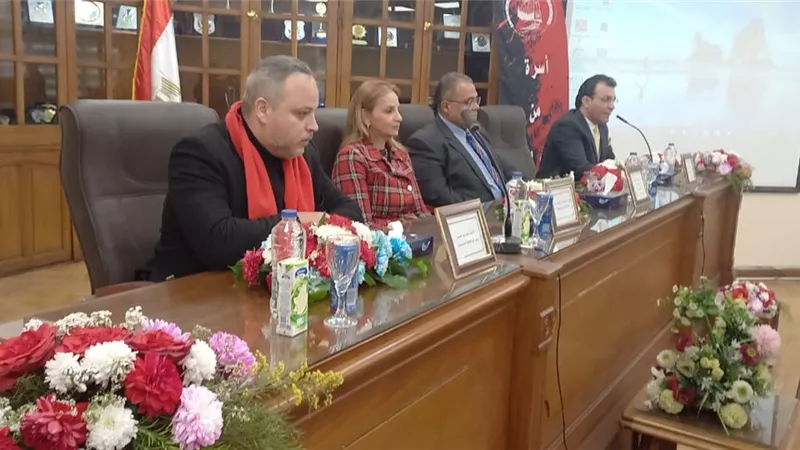 تامر عبد المنعم يفتتح أولى محاضرات السينما في الجامعة بـ