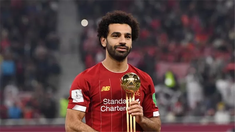 محمد صلاح يُزين قائمة اللاعبين الفائزين بالكرة الذهبية