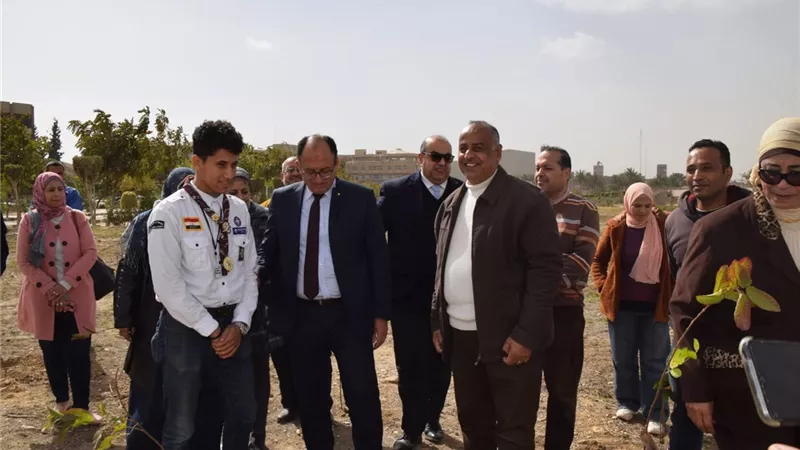 زرع ٣٥٠٠ شجرة في جامعة حلوان ضمن مبادرة اتحضر للأخضر