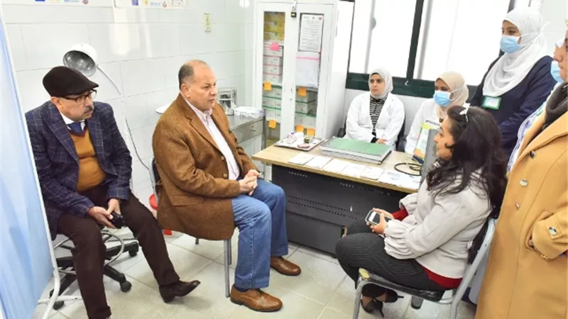 محافظ أسيوط يزورإدارة شرق الصحية ويتابع فعاليات حملة