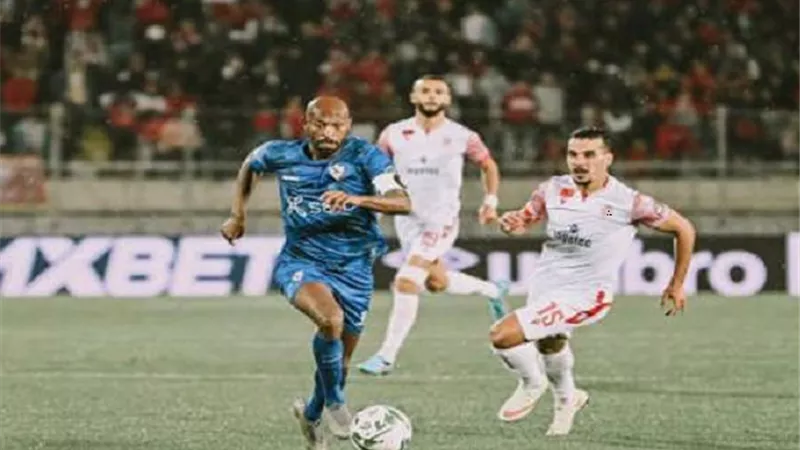 قرار جديد من كاف بشأن حكم مباراة الزمالك وشباب بلوزداد الجزائري