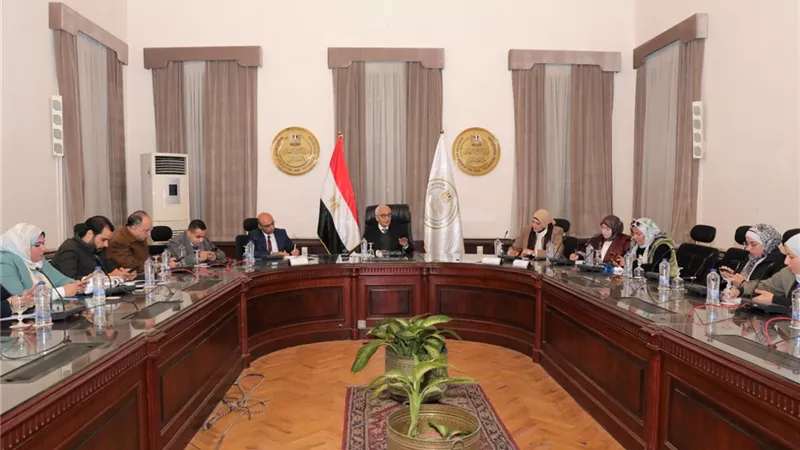 وزير التربية والتعليم يعلن عن ضوابط تنظيم مجموعات الدعم الدراسي