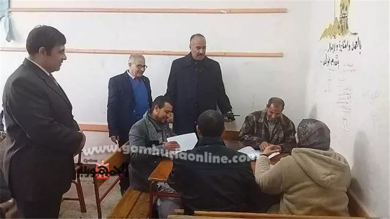 الفولى وصحصاح يتابعان لجان تقدير درجات الإعدادية بالمنوفية