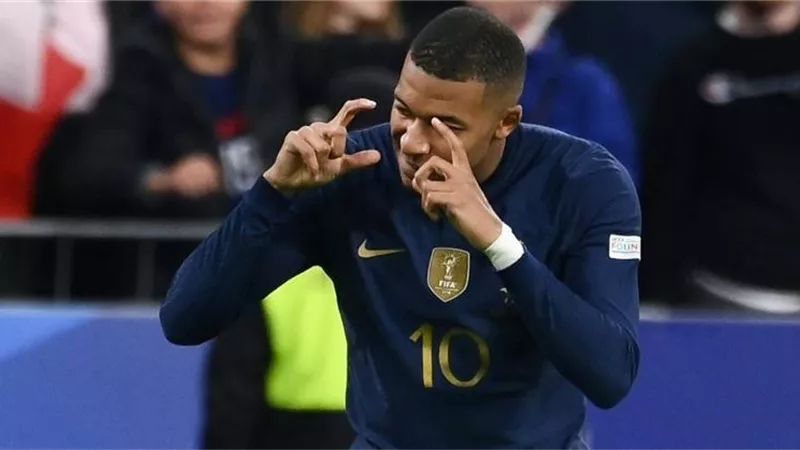 مبابي المرشح الأول لحمل شارة قيادة منتخب فرنسا