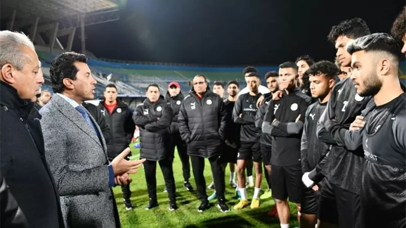وزير الشباب يتابع مران المنتخب الأوليمبي قبل مواجهة الجابون