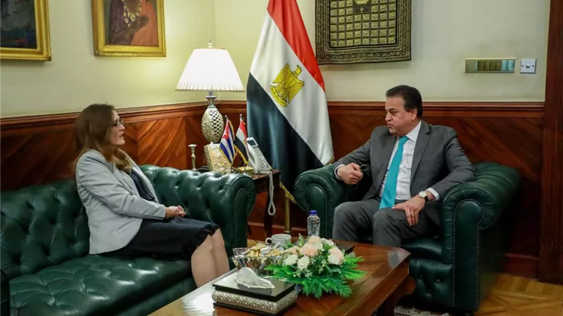 وزير الصحة يستقبل سفيرة 