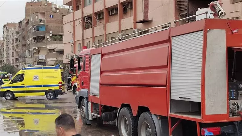 الصحة: الدفع بـ 12سيارة إسعاف لموقع حريق مستشفى بالمطرية