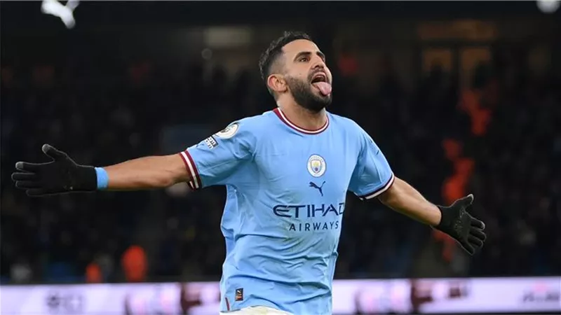 رياض محرز يفوز بجائزة لاعب الشهر في مانشستر سيتي