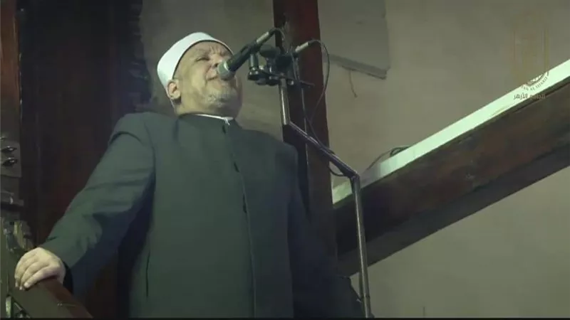 خطيب الأزهر : الأخذ بالأسباب والتوكل على الله أهم أسباب الرزق