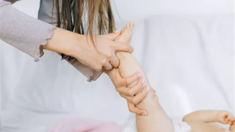4 علامات تدل على اصابة الطفل بالتهاب المفاصل