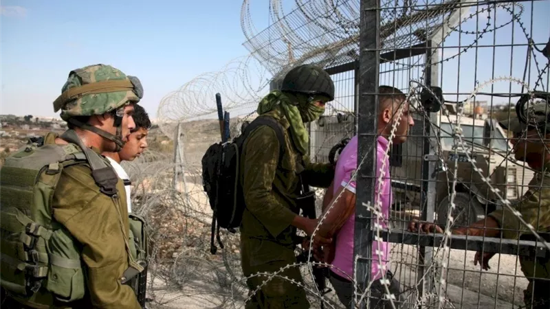 إصابة 4 فلسطينيين خلال مواجهات مع الجيش الإسرائيلي في مخيم عقبة